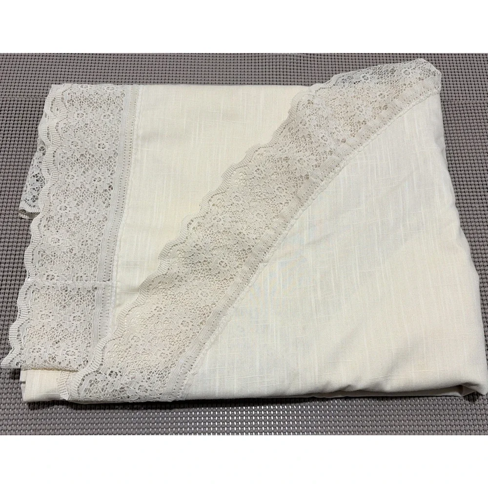 Tablecloth Ivory Lace Trim Poly Cotton Blend Oval 86x66 Vintage USA